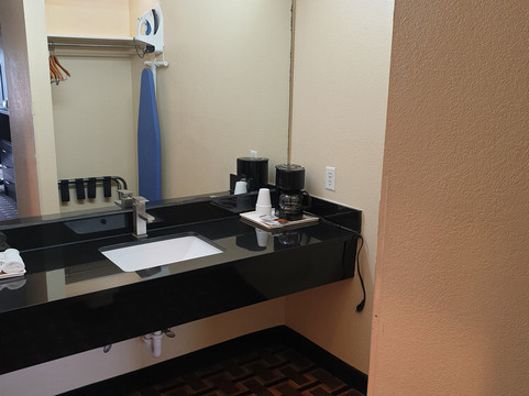 Countryside Inn主图