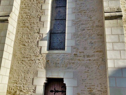 Eglise de Sainte-Verge-Sainte-Verge必去景点