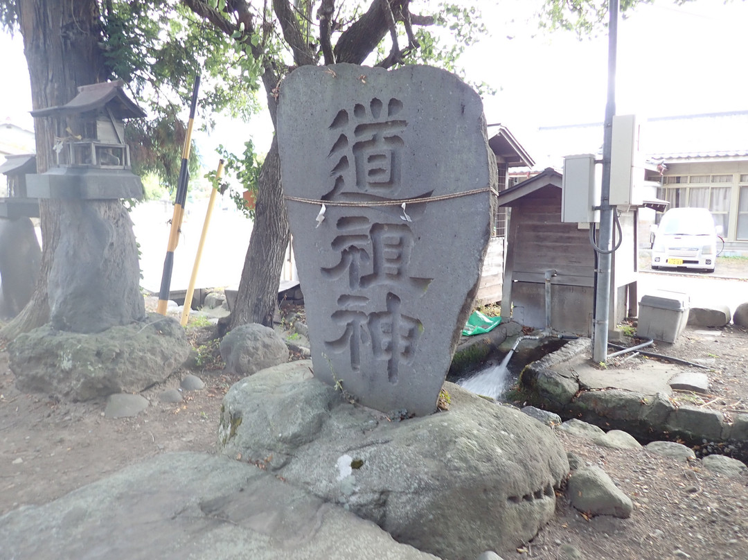 Shiratori Shrine景点图片