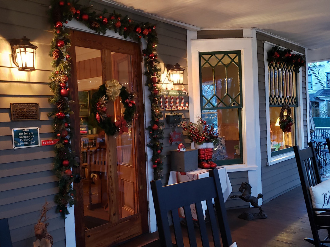 The Charleston Inn主图