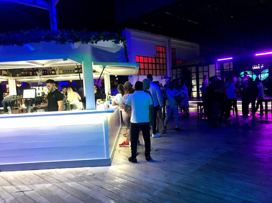 Velice Discoteca-托雷维耶哈必去景点