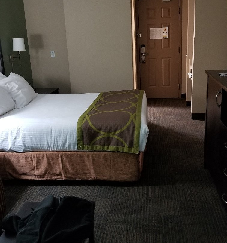 萨斯卡通速8酒店主图