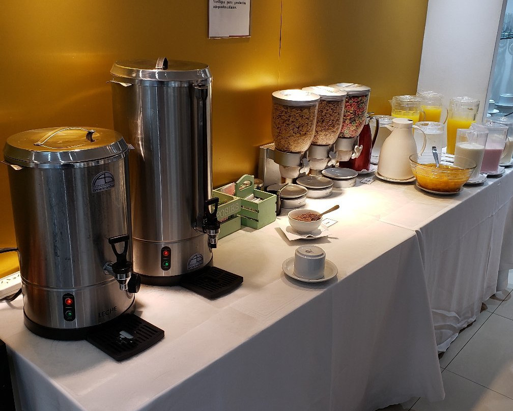 Ker Urquiza Hotel主图