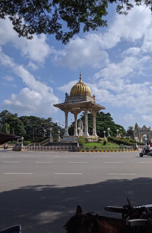 Statue of Maharaja Chamarajendar Wodeyar-迈索尔必去景点