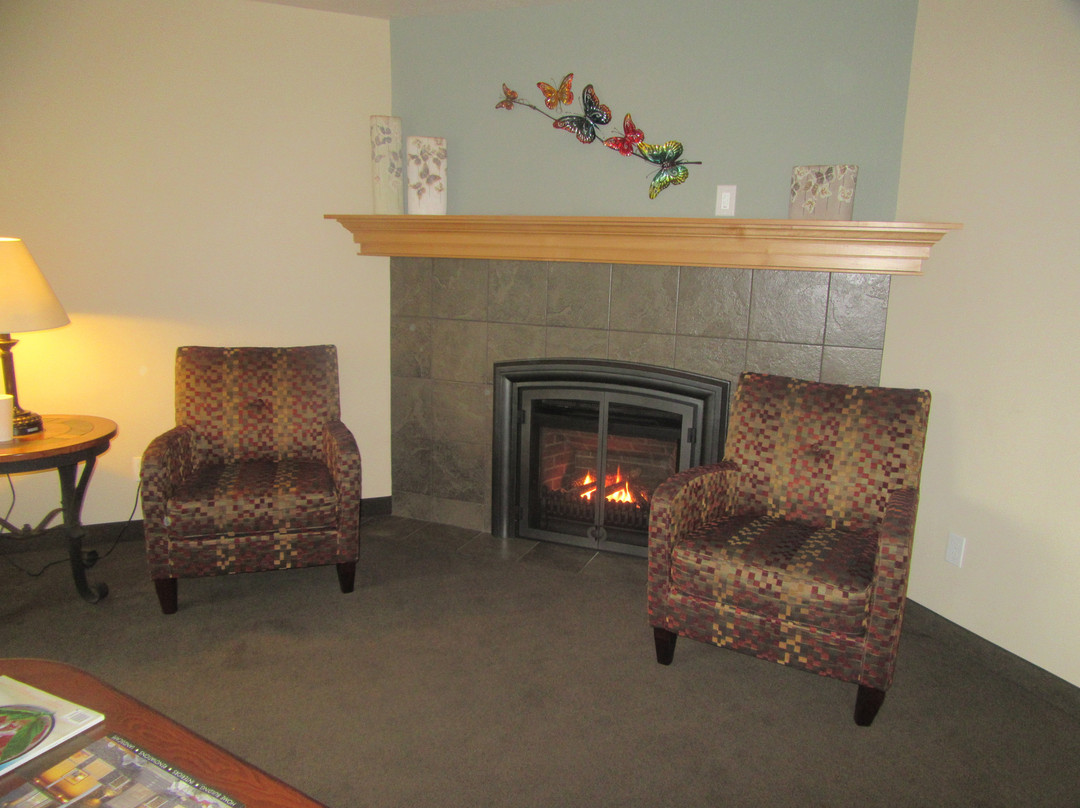 Redwood Garden Inn主图