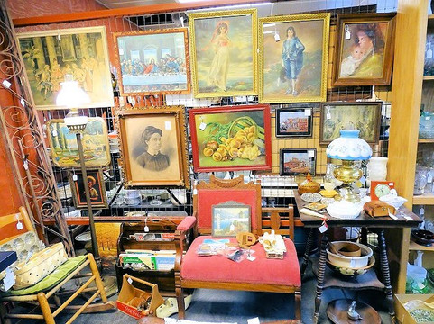 Out Of The Past Antiques-克拉克斯维尔必去景点