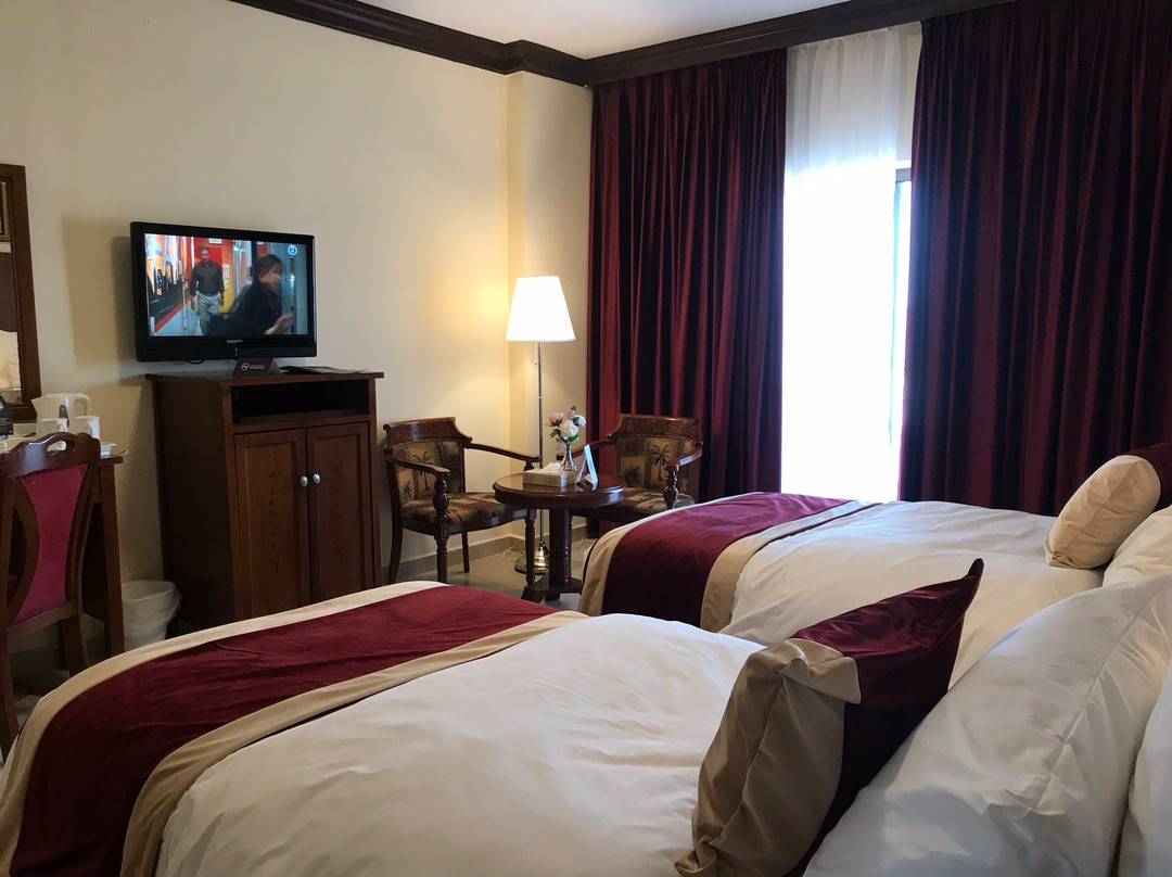 Rest Hills Hotel主图