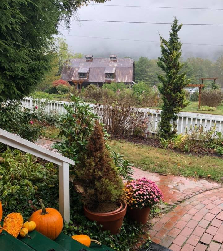 The Mast Farm Inn主图