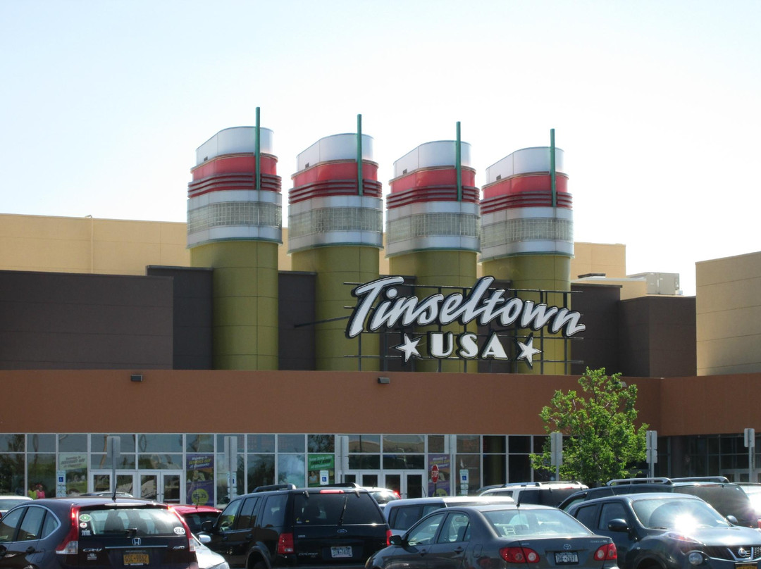 Chili旅游景点-Cinemark Tinseltown USA and IMAX