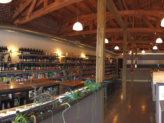 Beer Girl, Growlers & Bottleshop