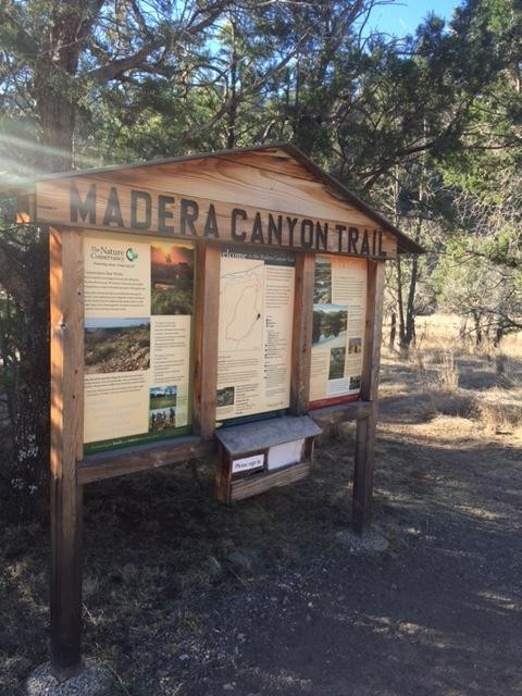 Madera Canyon Hiking Trail景点图片