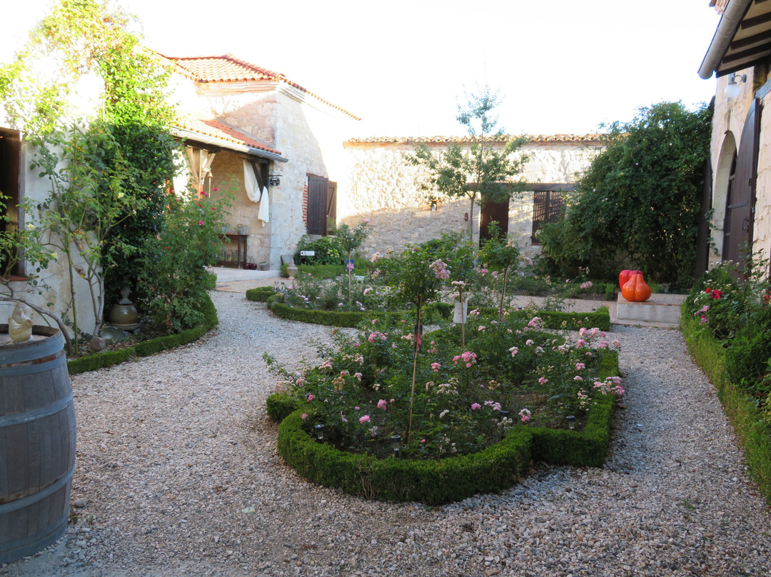 Charme Et Douceur De Rosiès主图