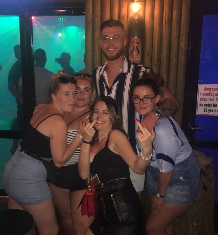 Cheeky Tikis Bar-扎金索斯州必去景点