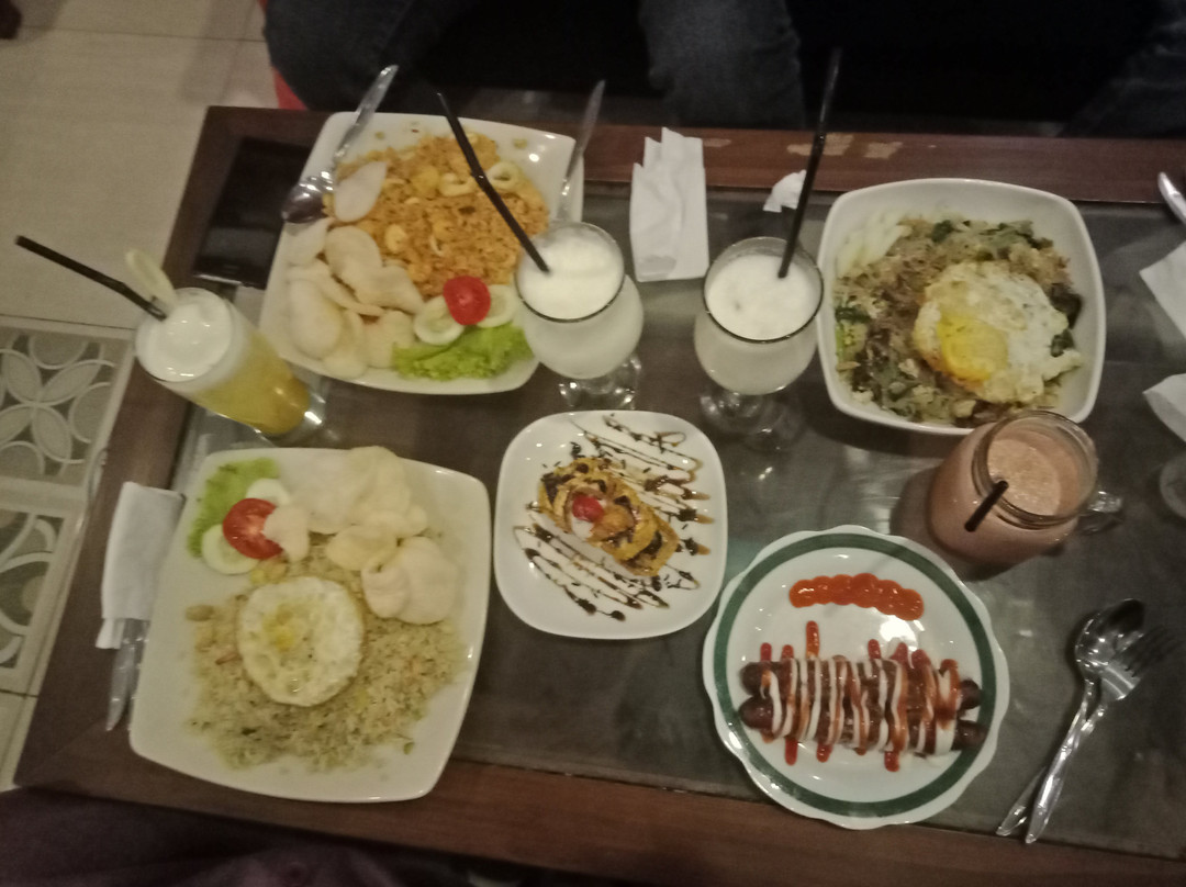 Grand Cafe Coffee & Eatery