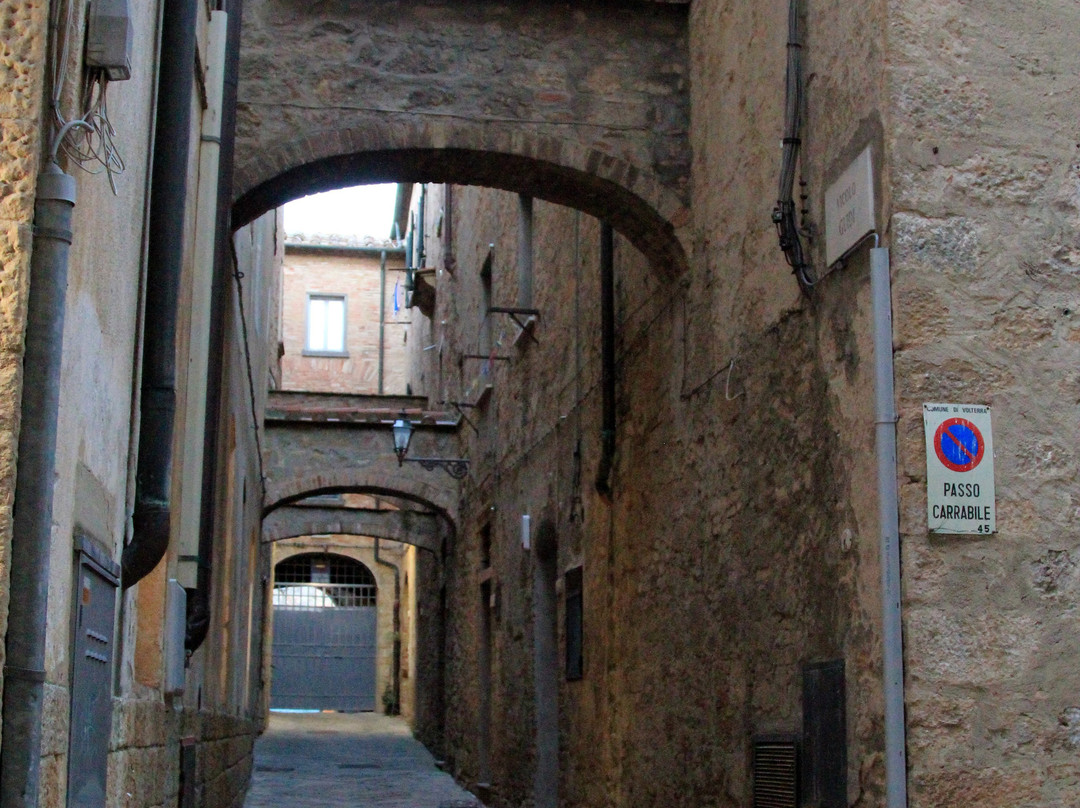 Volterra Walking Tour景点图片