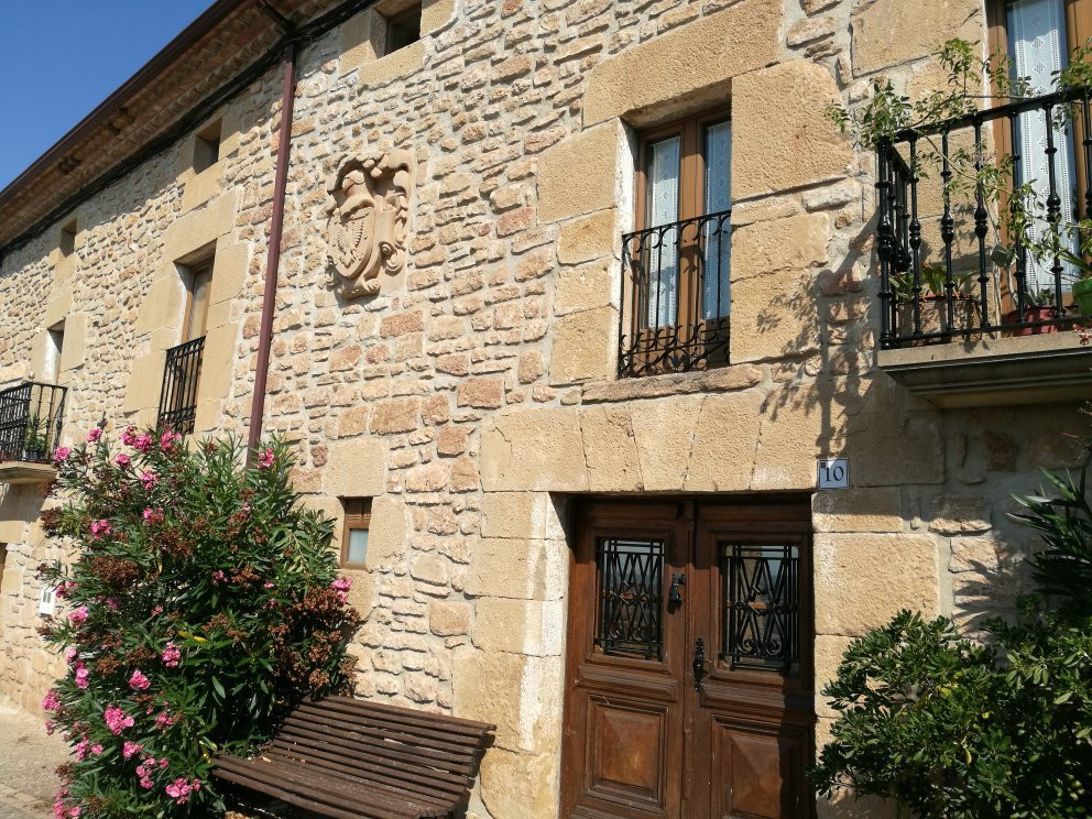 Iglesia Romanica de San Andres-Villamayor de Monjardin必去景点