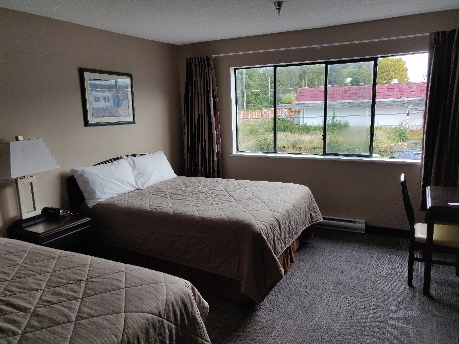 Pier Side Landing主图