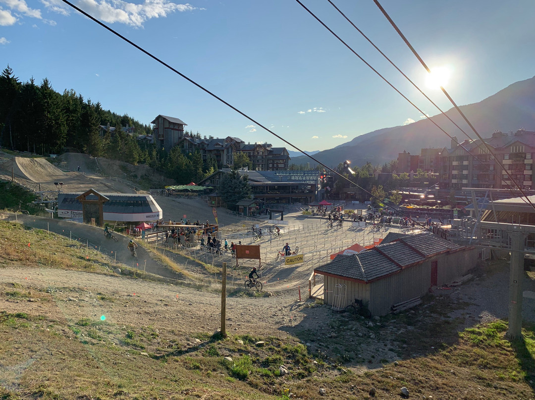 水晶套房酒店主图