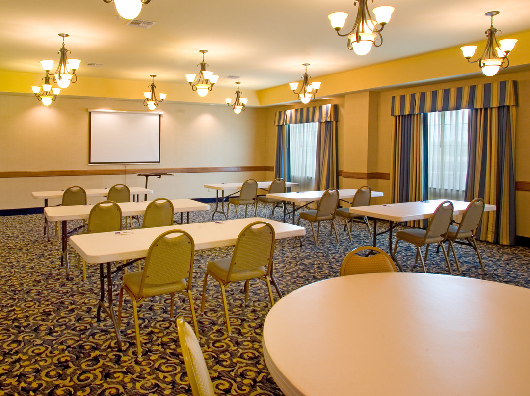 智选假日套房酒店约丹顿-普莱森 by IHG主图