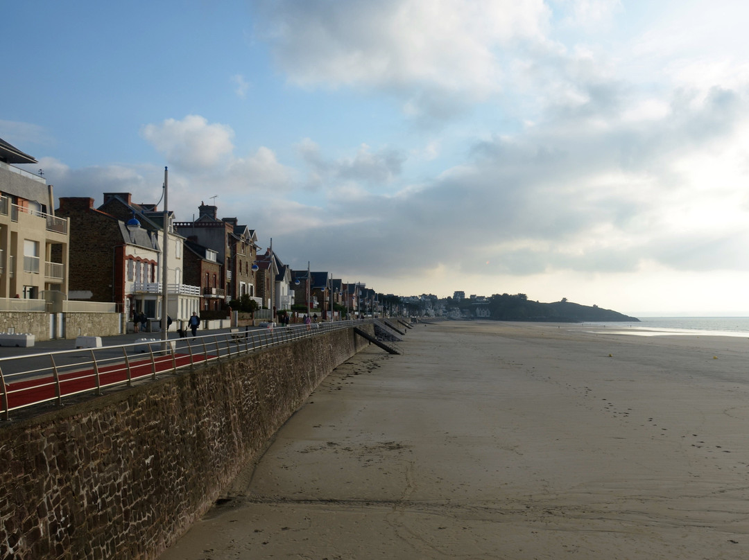 Plage Du Val André景点图片