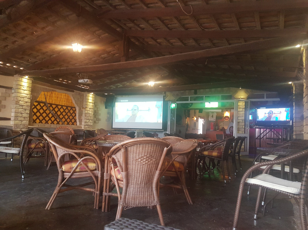 Kazzoos Cocktail Bar-Agios Georgios必去景点