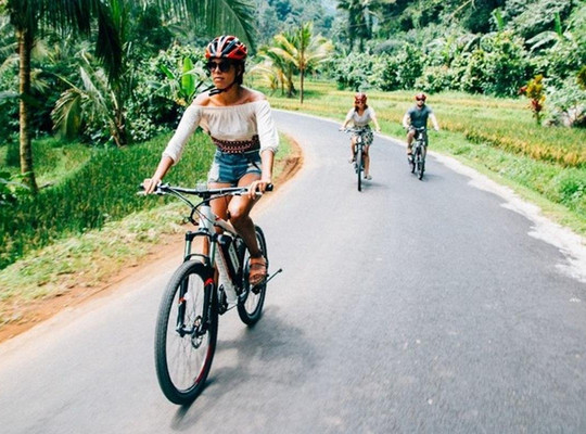 Traviora.com-金巴兰必去景点