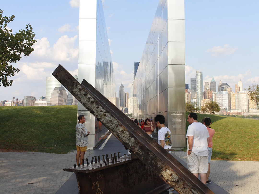 Empty Sky - 9/11 Memorial景点图片