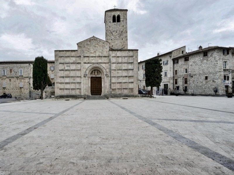 Piazza Ventidio Basso景点图片