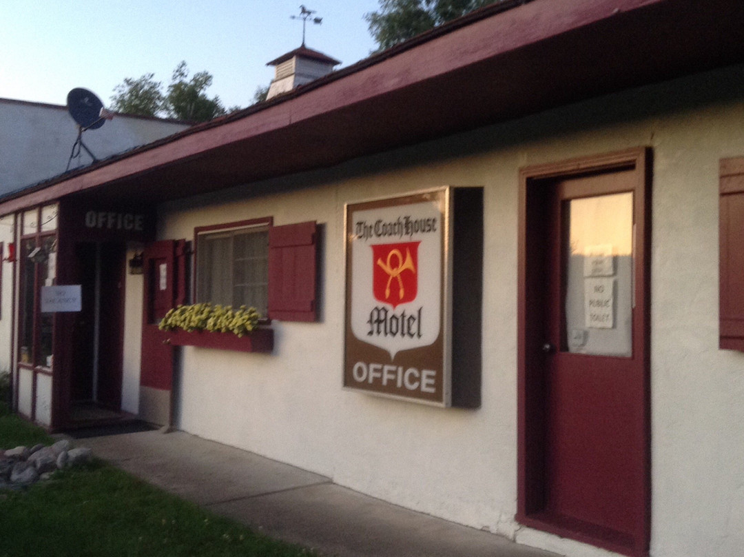 The Coach House Motel主图