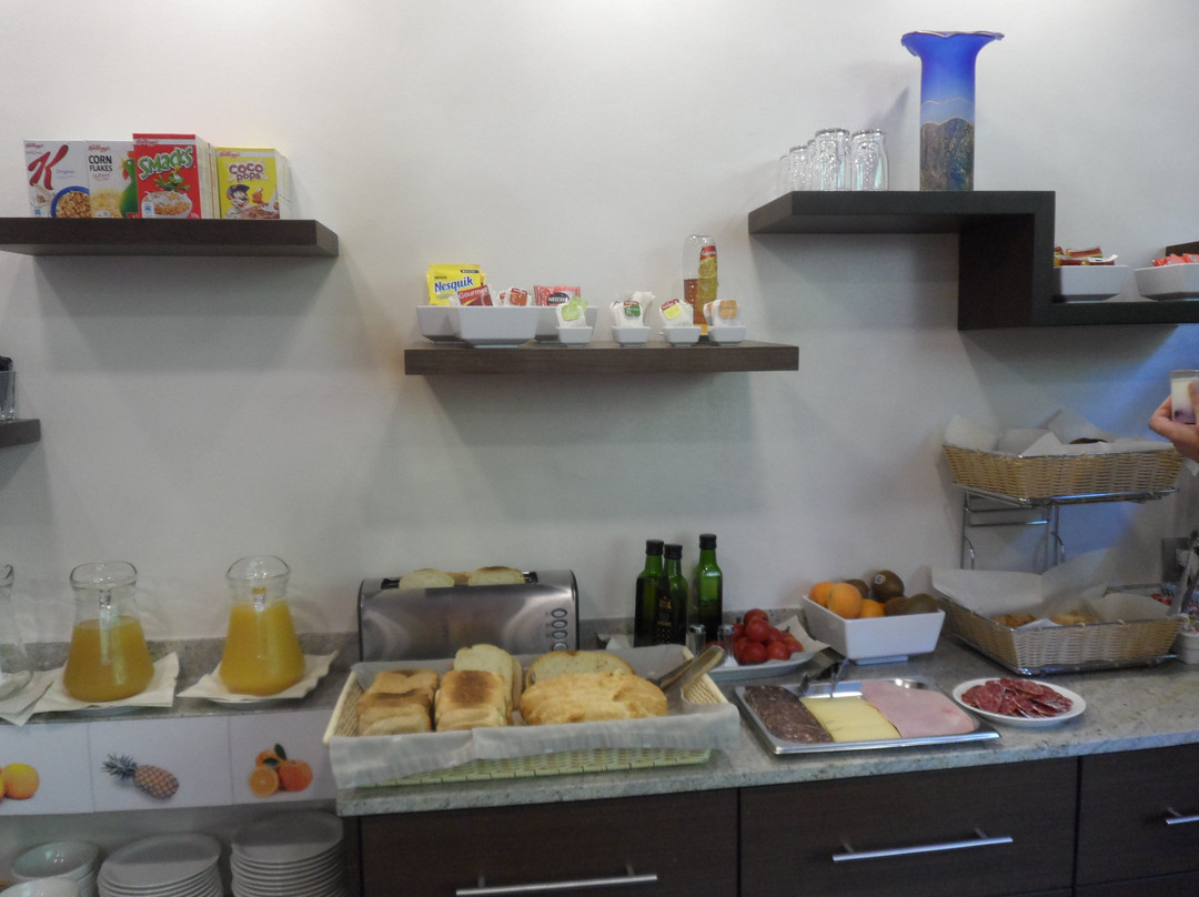 Hotel 9 Sant Antoni主图