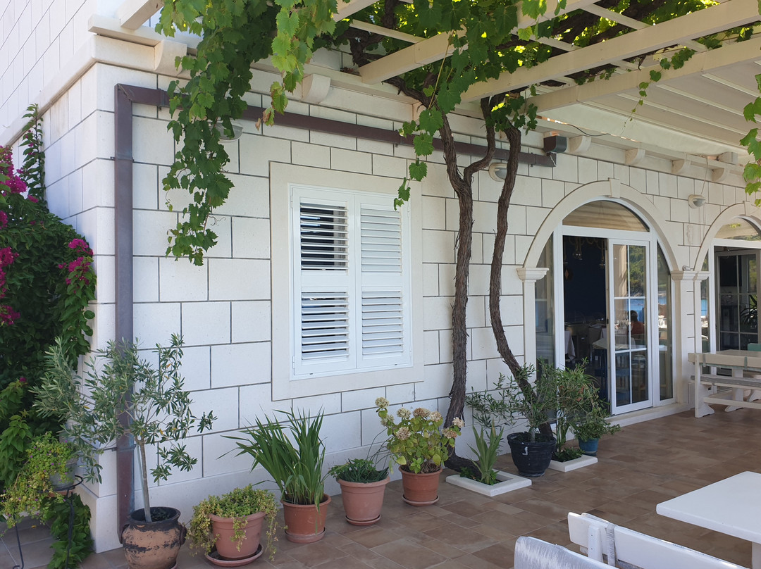 Boutique Pine Tree Apartments主图