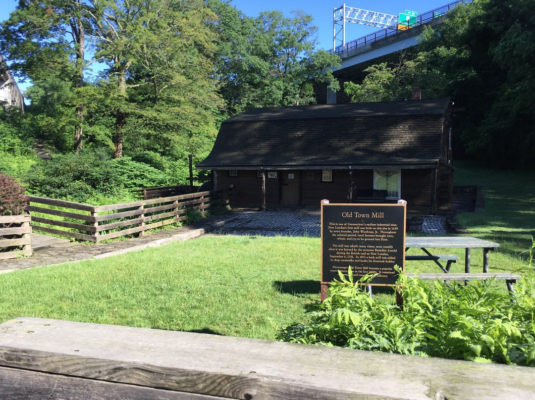 Old Town Mill-新伦敦必去景点