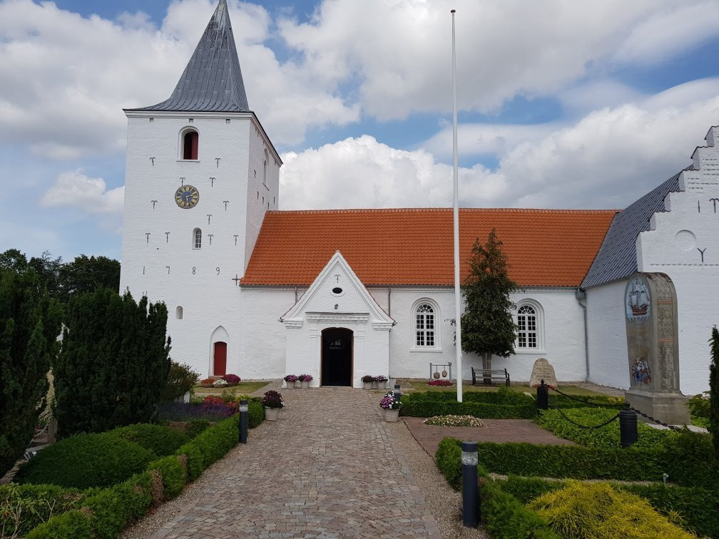 Ostbirk Church景点图片