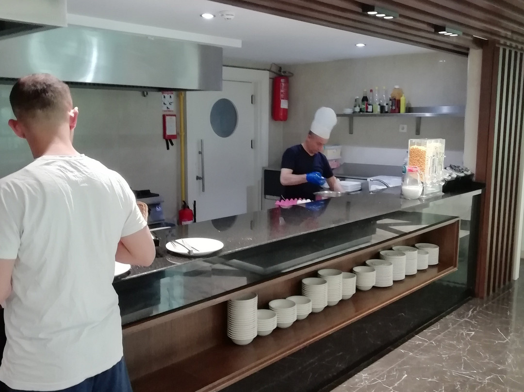 B Business Hotel & Spa主图