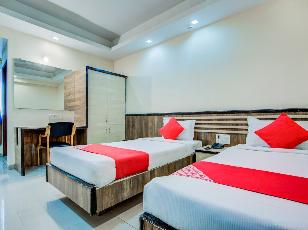 OYO 7239 Hotel Aditya主图