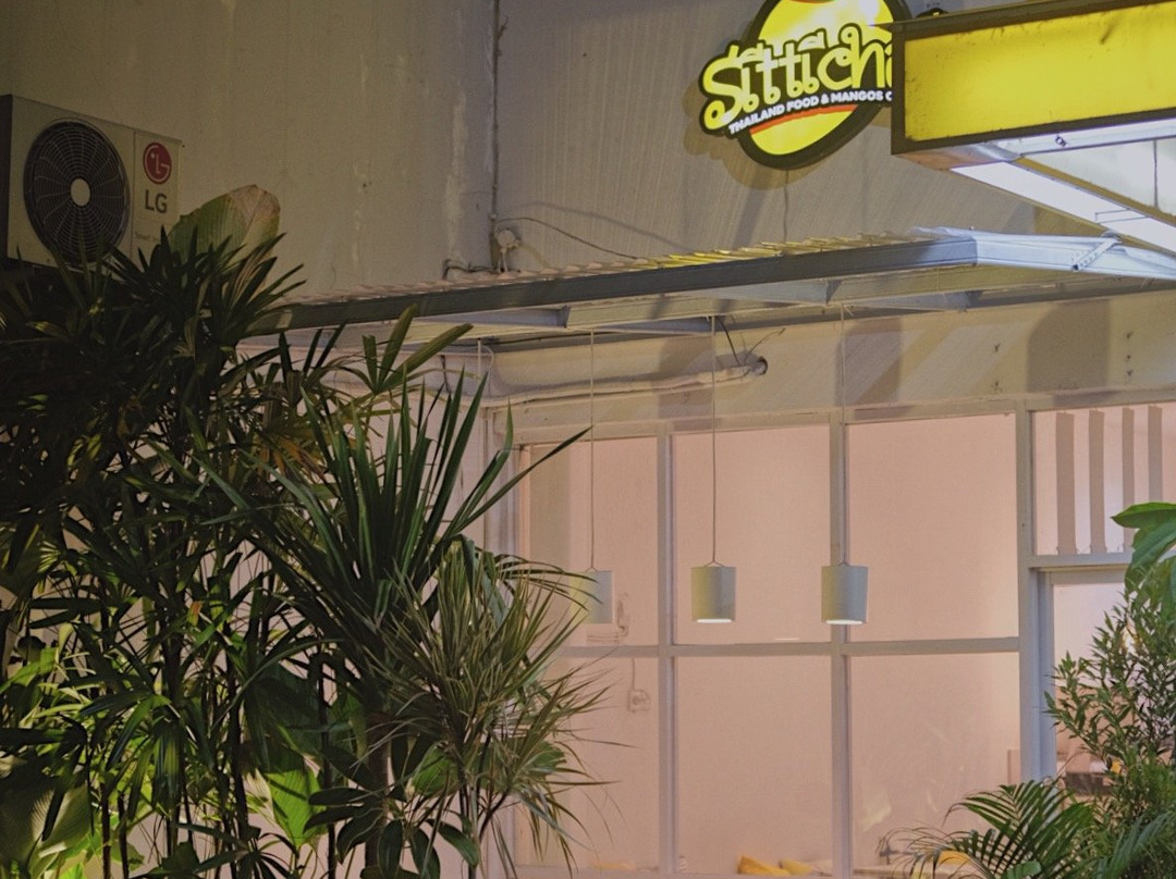 Sittichai Thailand Food & Mangos Cafe