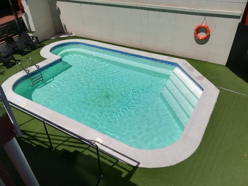 滨海皮纳尔酒店主图