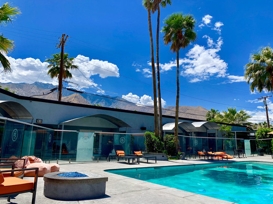 棕榈泉酒店主图