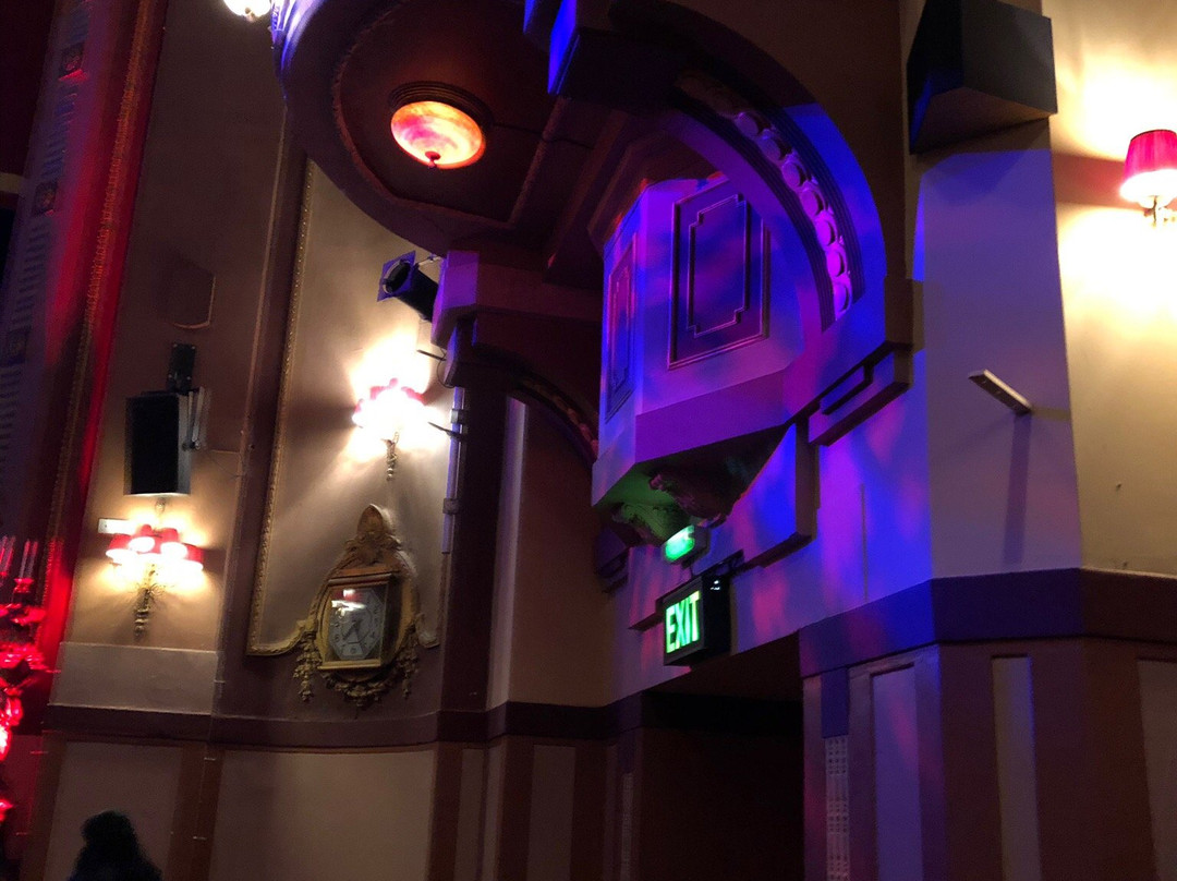 Alhambra Theatre-丹弗姆林必去景点