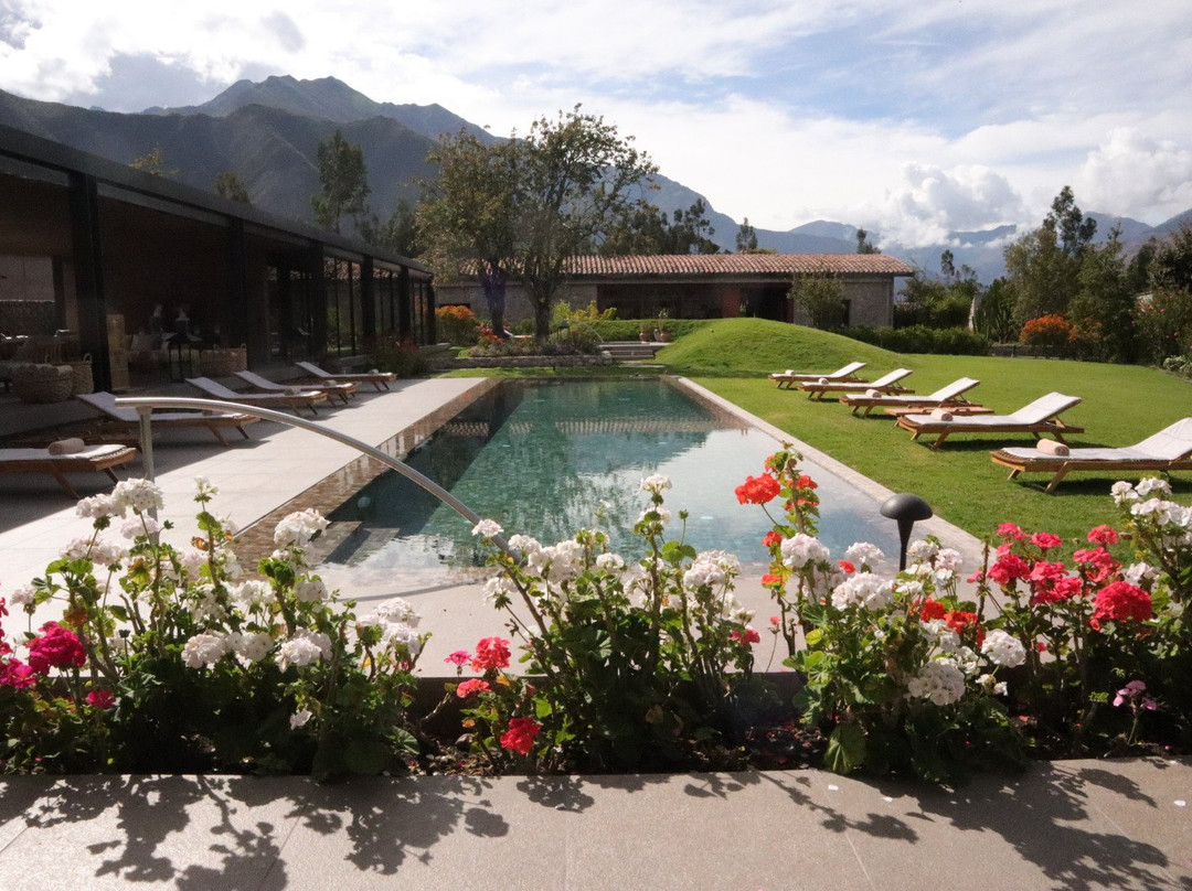 太阳与月亮山林小屋主图