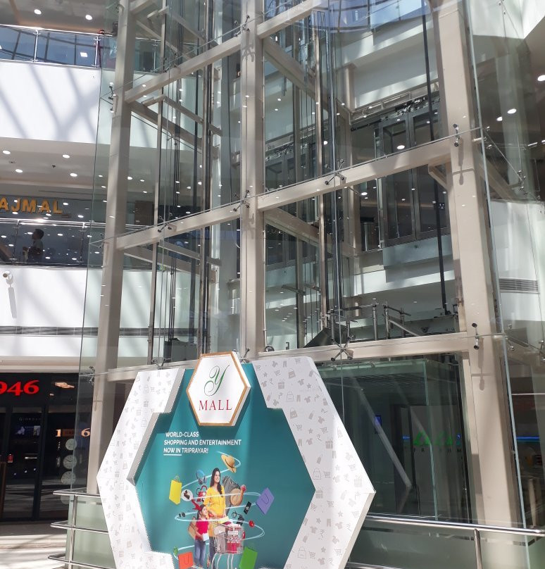 Y Mall Triprayar景点图片