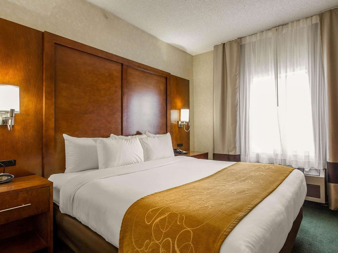 Comfort Suites Appleton Airport主图