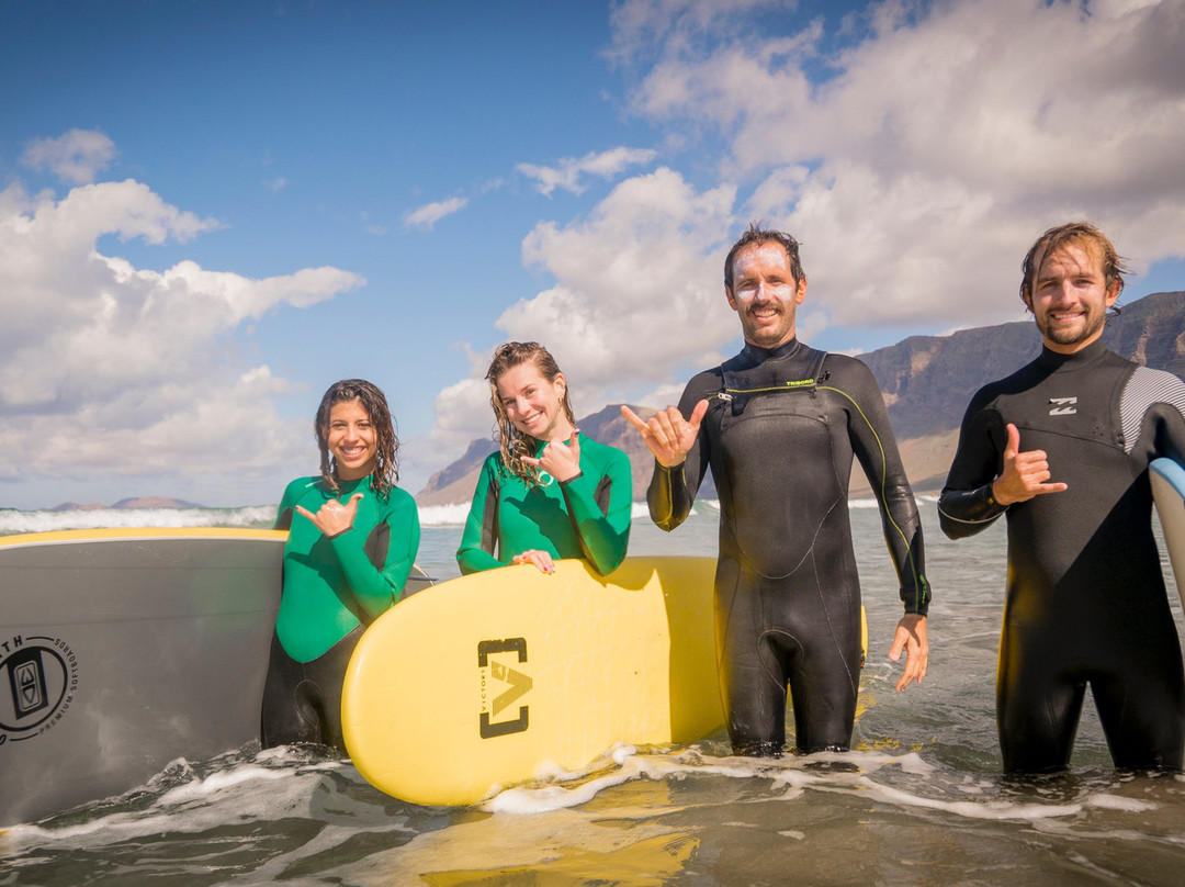 Lanzarote Surf School-Caleta de Famara必去景点