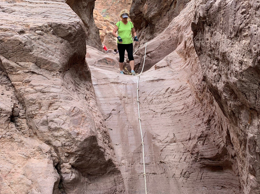 Crack in the Mountain Trail景点图片