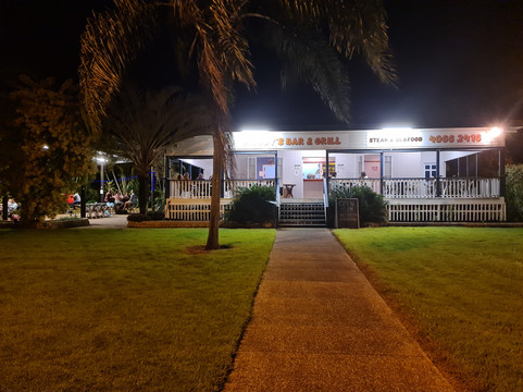 Muddys Bar & Grill Restaurant