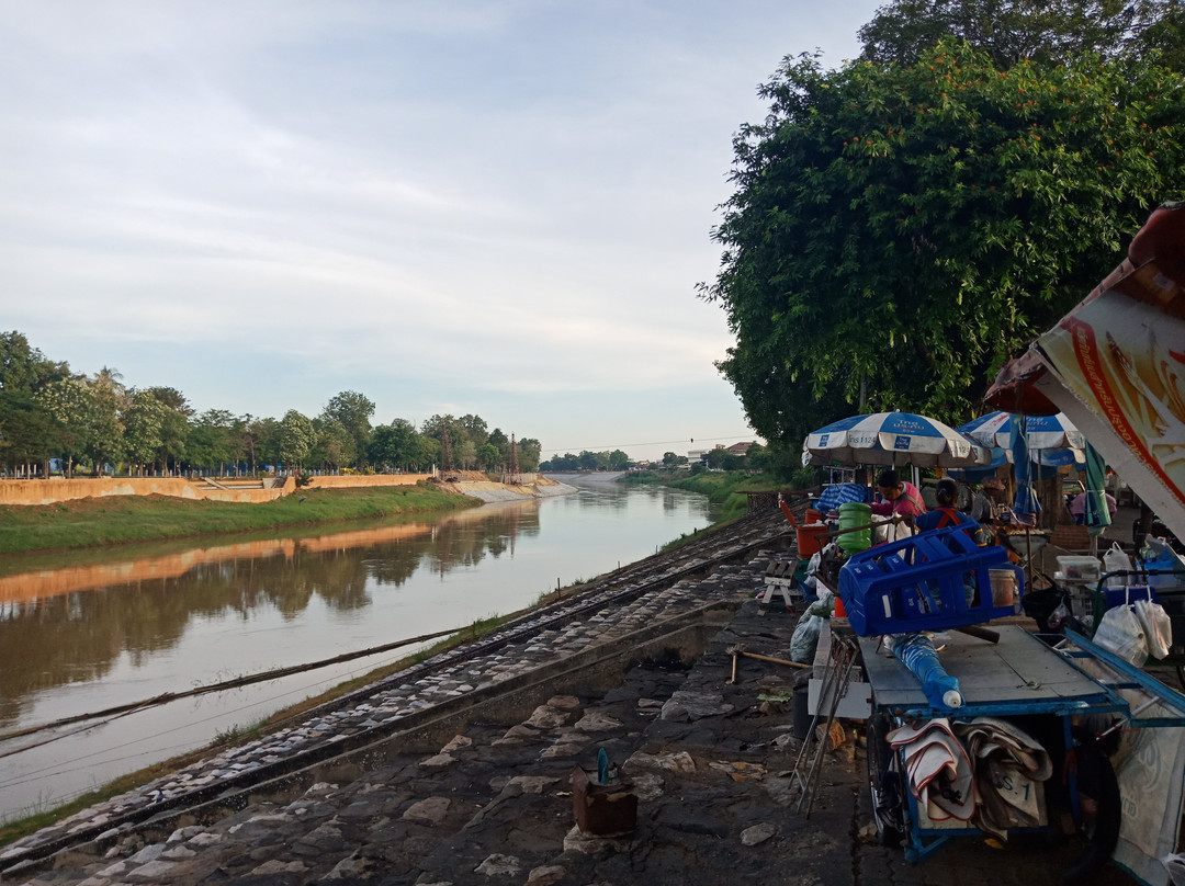 Phra Buddha Chinnarat景点图片