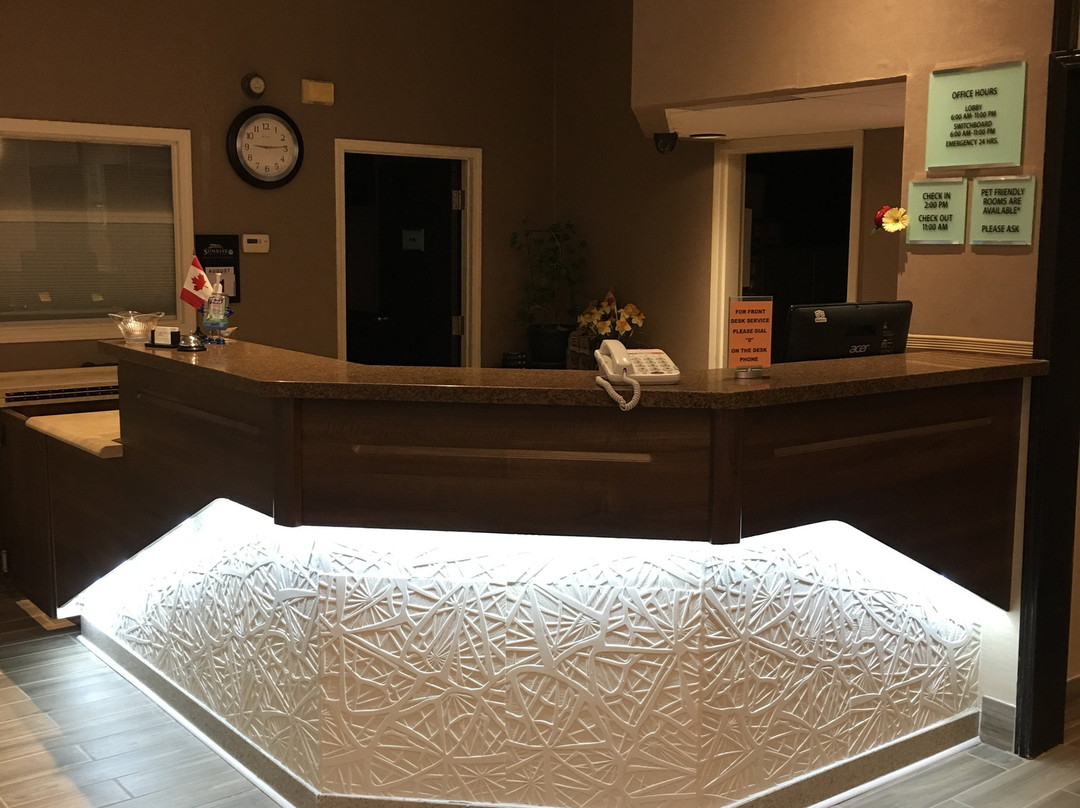 Bay Hill Inns & Suites主图