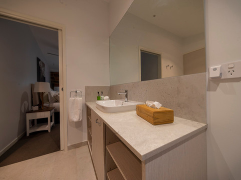 Bright Mystic Valley主图