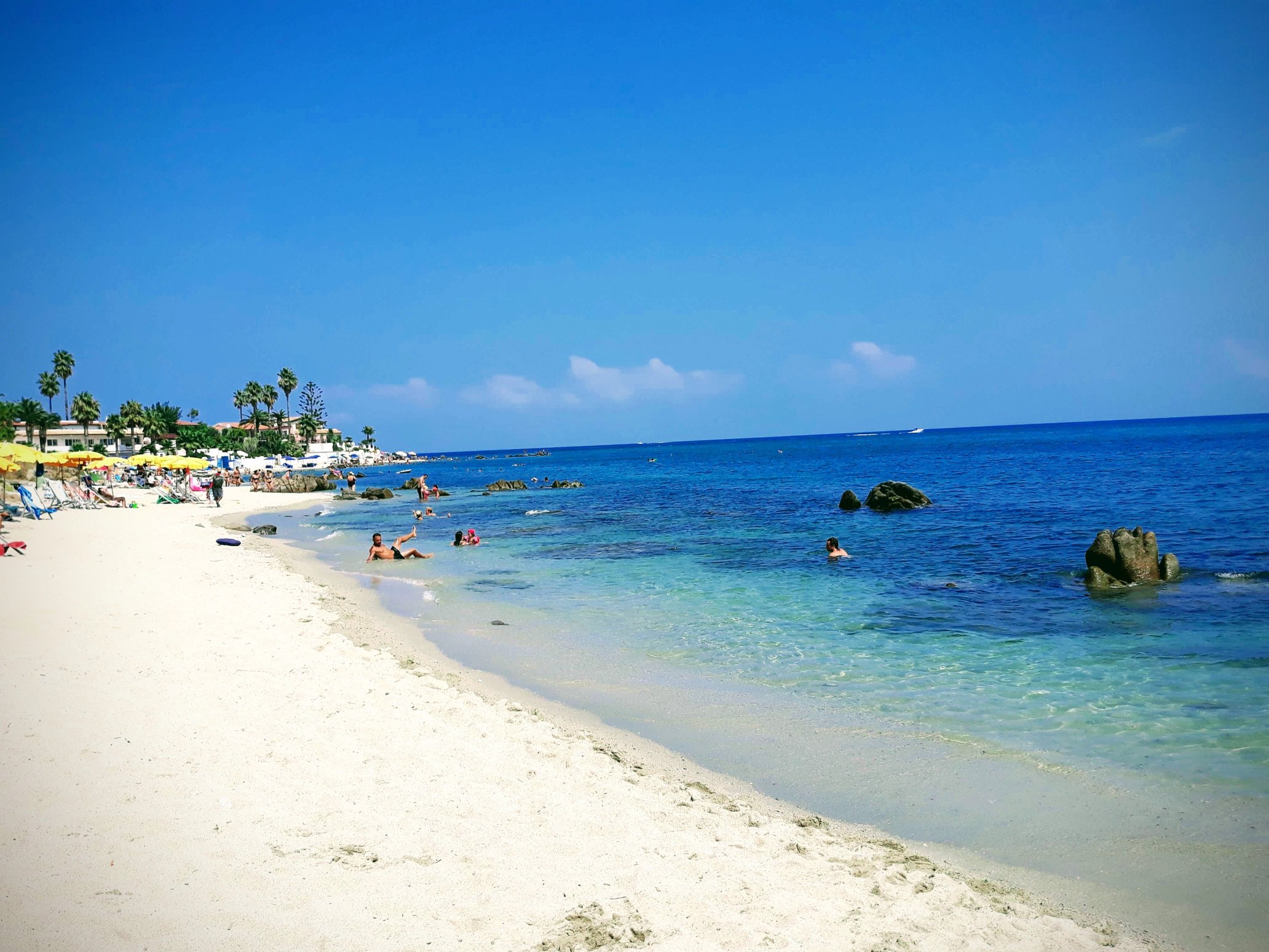 Baia Della Rocchetta-泳池