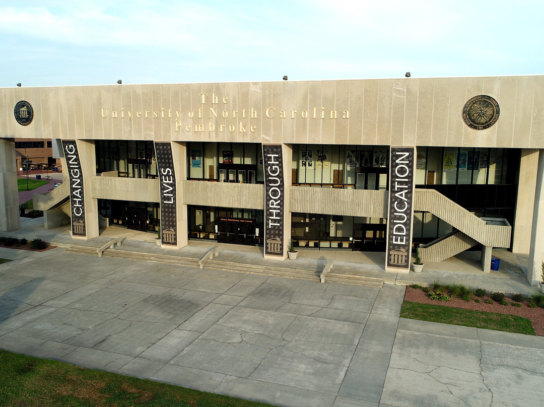 Givens Performing Arts Center景点图片